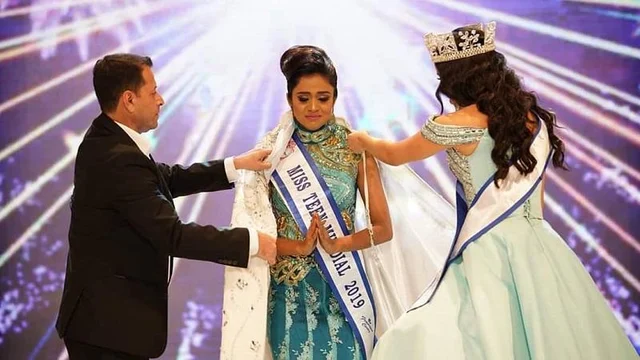 `நான் அழகியில்லை; இது என் திறமையின் அடையாளம்!' `மிஸ் டீன் வேர்ல்டு' பட்டம் வென்ற இந்தியப் பெண் நெகிழ்ச்சி