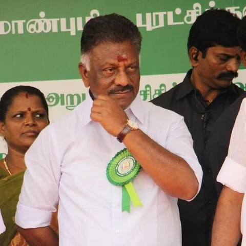 `15 நாள்தான் கெடு...!' - கொதிப்பில் ஓ.பி.எஸ்