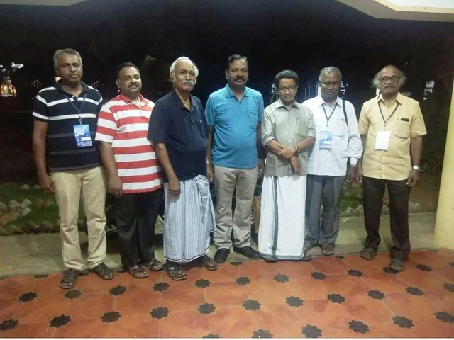 `இந்தி வேண்டாம்; தமிழில் விருது கொடுங்கள்!’ - சாகித்ய அகாடமி மேடையை அதிரவைத்த குளச்சல் முகமது யூசுஃப்