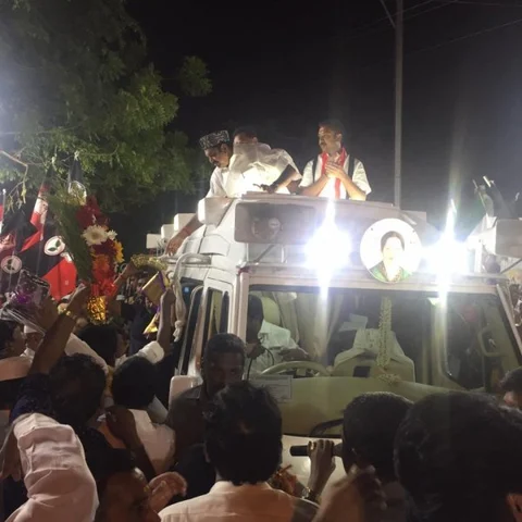 தட்டு வாங்கியபோது தட்டிவிட்ட கைகள்! - கொந்தளித்த எடப்பாடி பழனிசாமி