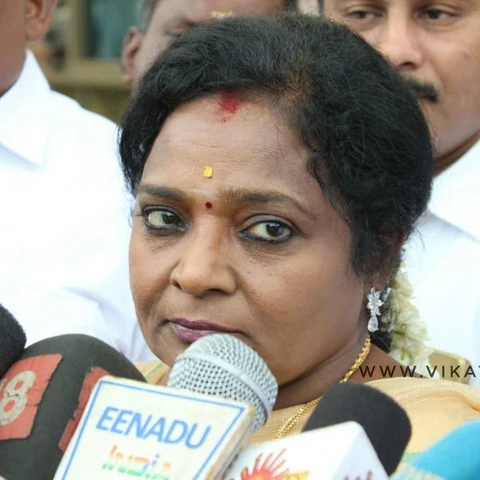 ``என் பையன் கோஷம் போடலை; நடந்தது எங்க குடும்ப பர்சனல்!" - விமான நிலைய சர்ச்சை குறித்து தமிழிசை