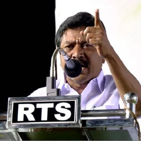 முதல்வருடன் மோதல் எதிரொலி: சி.வி.சண்முகம் பதவிக்கு ஆபத்து!