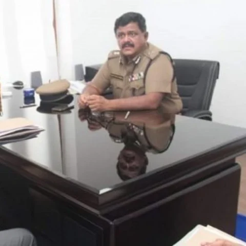 `தேர்தல் நடத்தை விதிகள் அமலில் இருக்கும்போது விருந்தா?’ - விழிபிதுங்கும் அதிகாரிகள்