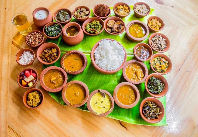 ஊறுகாய்கூட காசுதான்... பாரம்பர்யத்தை மீட்டெடுக்கும் தஞ்சை உணவகம்!