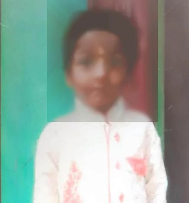 `ஏழு மாதங்களாகச் சித்ரவதை; தண்ணீரில் மூழ்கடித்துக் கொலை!’ - 5 வயது சிறுவனுக்கு நேர்ந்த கொடூரம்