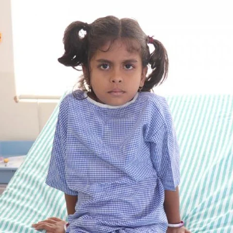 "கண்முன்னே மகள் இறப்பதைப் பார்க்க முடியாது" #SaveInchara