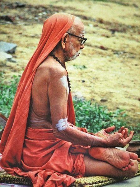 தியானம், தவம், வைராக்கியம்... தனக்காக வாழாத தயாளன்! - மகாபெரியவா ஜயந்தி தினப் பகிர்வு