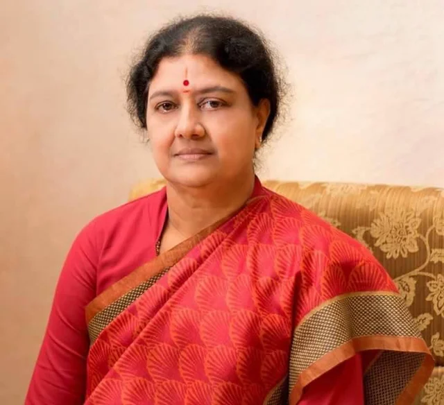 `பதுங்கிப் பாயவேண்டிய நேரமிது!’ - தினகரனுக்கு சசிகலா கொடுத்த அட்வைஸ்!