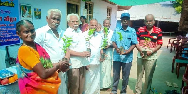 `கேக் இல்லை; மெழுகுவத்தி இல்லை!’ - தமிழர் மரபுப்படி கொண்டாடப்பட்ட பிறந்த நாள் விழா
