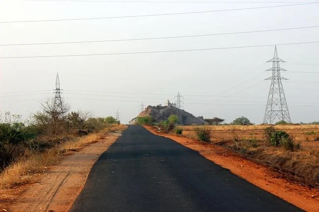`சுளுவா சொத்துகளைப் பிரிச்சு, சுமுகமாயிருவோம்’ - கரூரில் ஒரு விசித்திர கிராமம் #MyVikatan