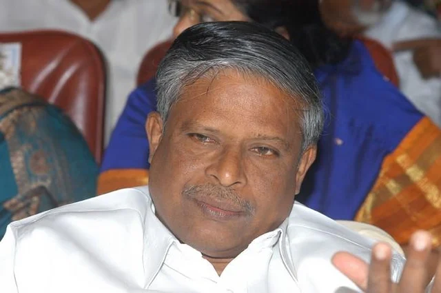 எம்.எல்.ஏ பதவியை ராஜினாமா செய்ய தாமதம் ஏன்..! - வசந்தகுமார் எம்.பி-யாக பொறுப்பேற்பதில் சிக்கலா?
