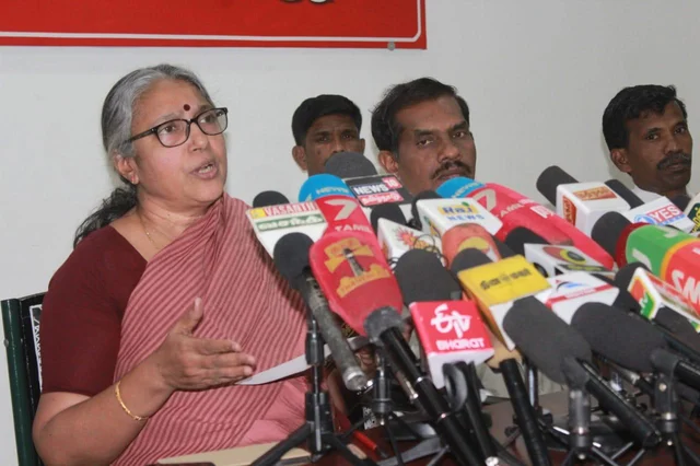 `மனசாட்சியே இல்லாம பேசியிருக்கிறார்!' - அமைச்சர் வேலுமணியைச் சாடும் வாசுகி