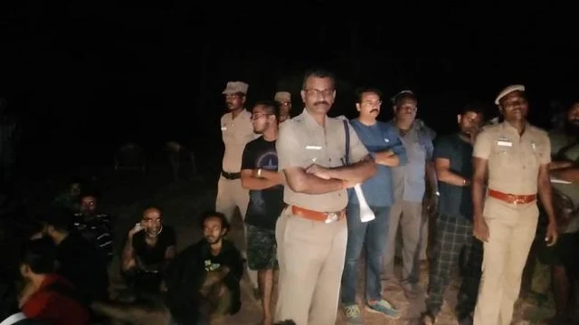 மது, கஞ்சாவுடன் முந்திரிக் காட்டில் நள்ளிரவு நடனம்! - கும்பலை ஸ்கெட்ச் போட்டு தூக்கிய போலீஸ்