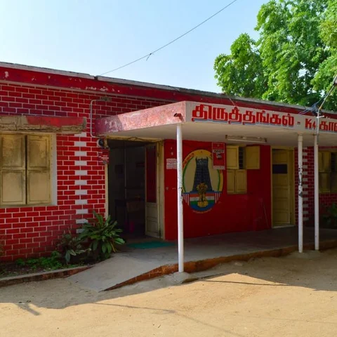 `போலீஸ் மனைவியிடம் கூலி கேட்பியா?!' - டூவீலர் மெக்கானிக்கைத் தாக்கிய காவலர்