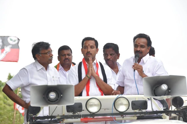அரவக்குறிச்சி இடைத்தேர்தல்: தம்பிதுரை ஓரம்கட்டப்பட்டது ஏன்?