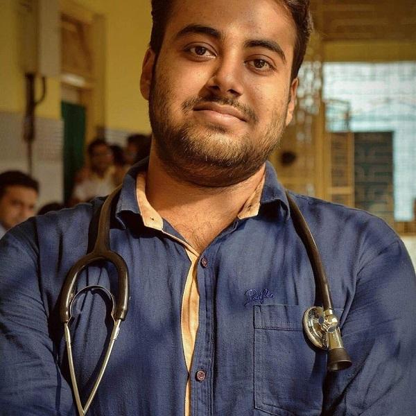 `ஒரே ஒரு கோரிக்கைதான்; தயவுசெய்து காது கொடுத்துக் கேளுங்கள்!'- மம்தாவை வலியுறுத்தும் மருத்துவர்கள்