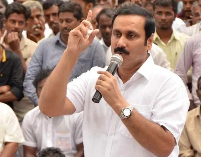 `180-க்கு மைனஸ் 25 மார்க் எடுத்தவருக்கு டாக்டர் சீட்!' - நீட் குளறுபடியைச் சுட்டிக்காட்டும் அன்புமணி