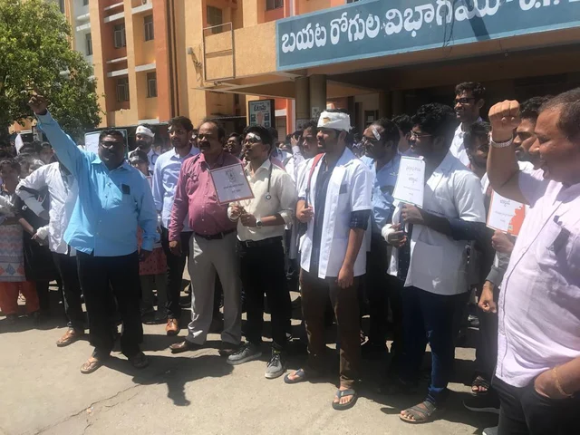 ` போக்ஸோ சட்டத்தில் இருப்பதுபோல பாதுகாப்பு!' - தமிழகத்திலும் களமிறங்கிய 60,000 மருத்துவர்கள்