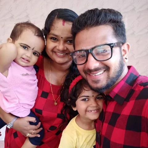 இரண்டரை லட்சம் ஃபாலோயர்ஸ், குடும்பத்துடன் டிக் டாக் - அசத்தும் ராகுல் - விடிஷா!
