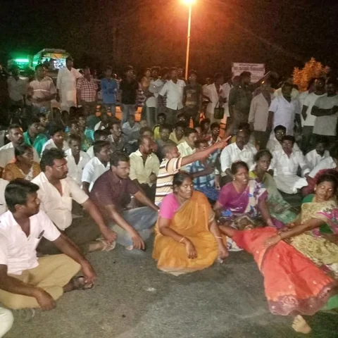 முகநூலில் ஆபாசப் பதிவு - மனவேதனையில் தற்கொலை செய்துகொண்ட காதலர்கள்!