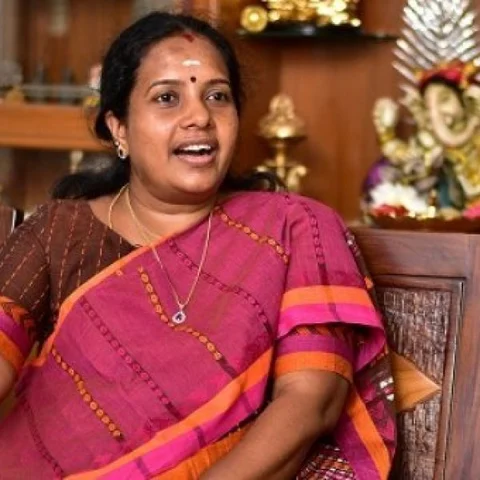 "மக்களுக்கும் எங்களுக்குமான உறவு எங்கோ அறுபட்டிருக்கிறது!" - மனம் திறக்கும் வானதி சீனிவாசன்