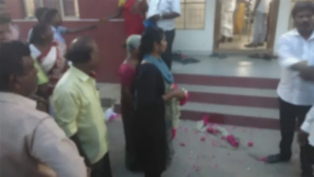 8 வருடக் காதலை ஒரே நொடியில் பிரித்த அம்மா! - சிறைக்கம்பி எண்ணும் காதலன்