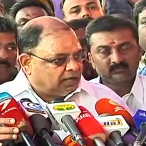 `அ.தி.மு.க-வில் இருக்கும் ஸ்லீப்பர் செல் யார்?' - போட்டுடைத்த வெற்றிவேல்