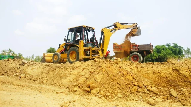 `மூதாட்டி, சிறுவர்கள் கொடுத்த ஊக்கம்; 25 நாள்கள் அயராத பணி'- மழைநீரைச் சேமிக்க களறங்கிய இளைஞர்கள் #WhereisMyWater