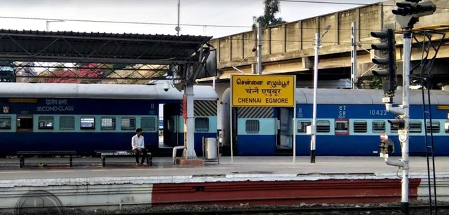 `ஆங்கிலம், இந்தியில் மட்டுமே தகவல் பரிமாற்றம்!' - தென்னக ரயில்வேயில் வெடிக்கும் அடுத்த சர்ச்சை
