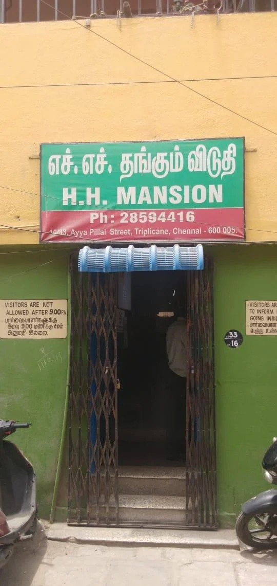 `பேச்சிலர்களின் சொர்க்கம் மூடப்பட்டது!’ - தண்ணீரின்றித் தவிக்கும் திருவல்லிக்கேணி