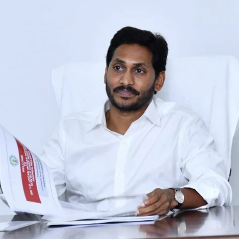`முதலில் சிக்குவது சந்திரபாபு நாயுடுவும் அவரது மகனும்தான்!'- ஜெகன் எடுத்த சிபிஐ அஸ்திரம்