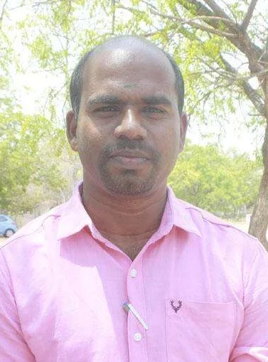 `நான் கலெக்டர் சீட்டுல ஒருதடவை உட்காரணும்!' - அரசுப் பள்ளி மாணவியின் கனவை நிறைவேற்றிய ஆட்சியர்