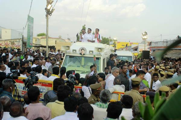 `செந்தில் பாலாஜி எப்படிப்பட்டவர்?' - பிரசாரத்தில் விவரித்த எடப்பாடி பழனிசாமி