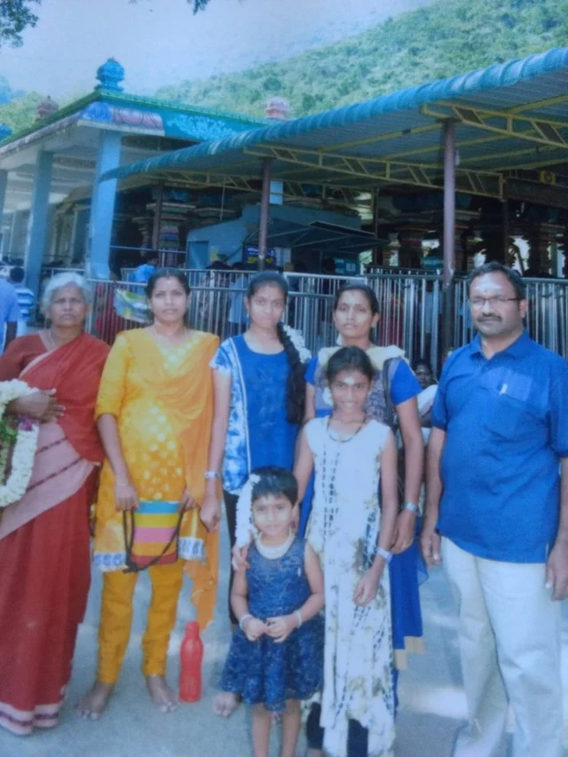 குடும்பத்தினருடன் சின்னமணி அம்மா
