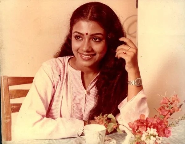 ``அம்மாகிட்ட அடம்பிடிச்சு, அந்த ராசியான போட்டோவை வாங்கிட்டு வந்தேன்'' - பூர்ணிமா பாக்யராஜ் #WhatSpiritualityMeansToMe