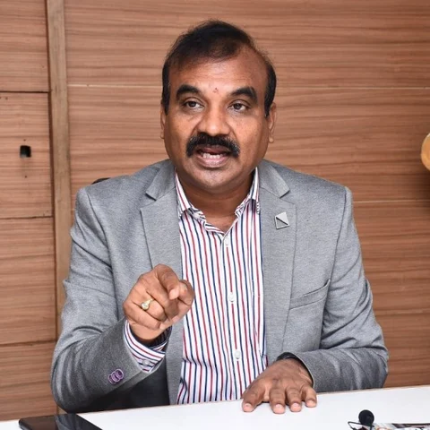இன்ஜினீயரிங் படித்தால் வேலை கிடைக்காதா? - பதிலளிக்கிறார் கல்வி ஆலோசகர் ரமேஷ் பிரபா! #LetsLearn