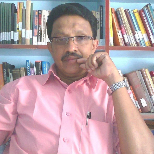 `இந்தி வேண்டாம்; தமிழில் விருது கொடுங்கள்!’ - சாகித்ய அகாடமி மேடையை அதிரவைத்த குளச்சல் முகமது யூசுஃப்