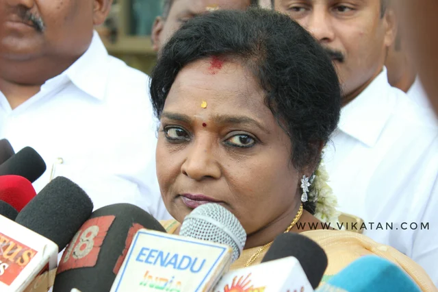 ``என் பையன் கோஷம் போடலை; நடந்தது எங்க குடும்ப பர்சனல்!" - விமான நிலைய சர்ச்சை குறித்து தமிழிசை