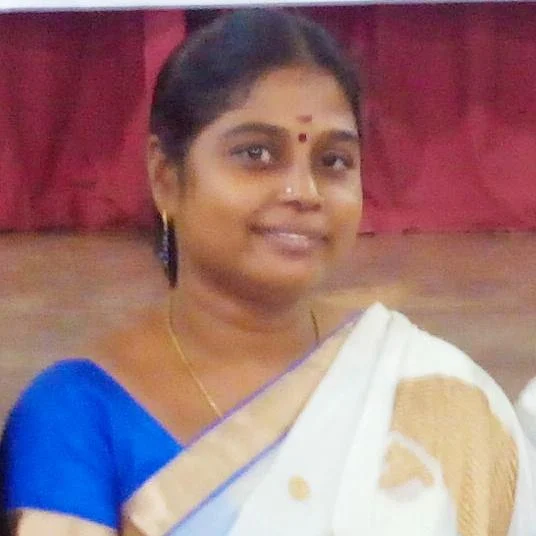 "பாரதியின் முண்டாசு காவி நிறம்... சர்ச்சையை ஏற்படுத்தும் பன்னிரண்டாம் வகுப்பு புத்தகம்!"