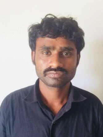 `அவர்களைப் பகைத்துக்கொண்டு வாழ முடியாது!' - உடலில் பாய்ந்த புல்லட்டுடன் 9 நாள்களாக அலைந்த துப்புரவுப் பணியாளர்