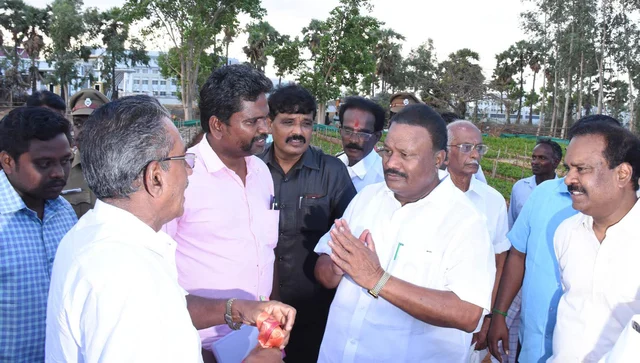 ``சசிகலாவுக்கும், தினகரனுக்கும் அ.தி.மு.க-வில் இடமில்லை!” - திண்டுக்கல் சீனிவாசன் உறுதி