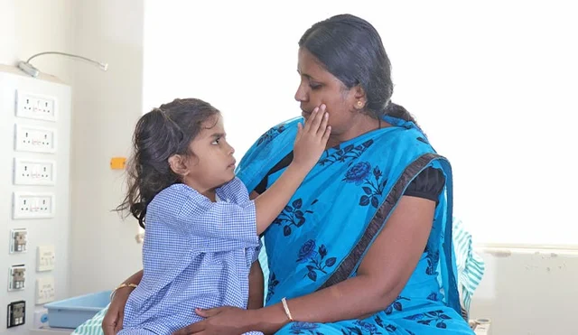 "கண்முன்னே மகள் இறப்பதைப் பார்க்க முடியாது" #SaveInchara