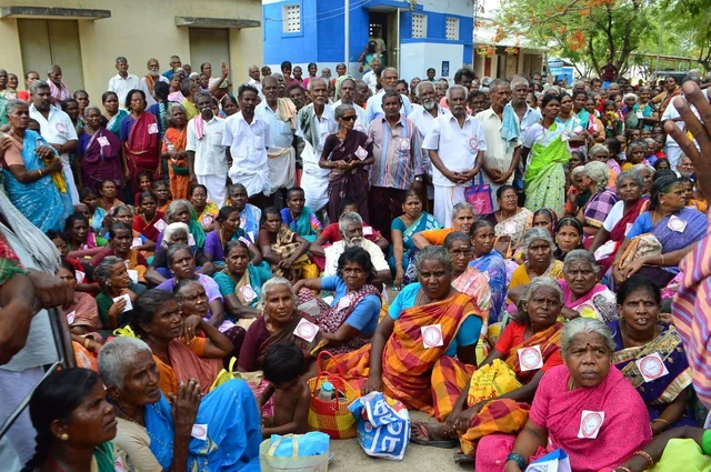 `நாங்கள் சொந்தக்காலில் நிற்கணும்!' - கடனுக்காக வங்கிகளை நாடும் முதியவர்கள்