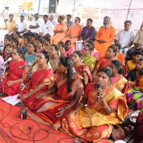 மழைக்காக வைகையில் இசைபாடி வழிபட்ட மதுரை மாணவர்கள்!