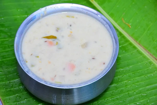 இடியாப்பத்துக்கு செம சைட் டிஷ்... நெல்லை ஸ்பெஷல் சொதிக்குழம்பு! #MyVikatan