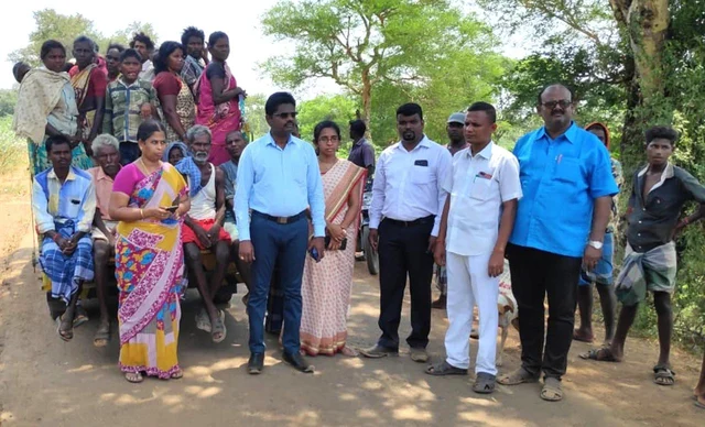 ``சிகிச்சைக்குக்கூட அனுமதிக்கல!” - கொத்தடிமை கொடுமையில் இருந்து மீட்கப்பட்ட பெண் கண்ணீர்