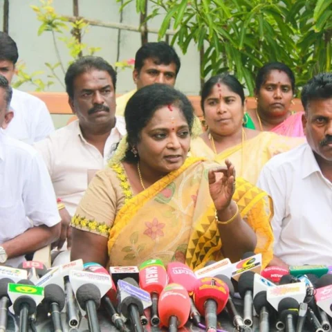 `இழப்பு யாருக்கு.. காலம் பதில் சொல்லும்' - ட்விட்டரில் கொந்தளித்த தமிழிசை!
