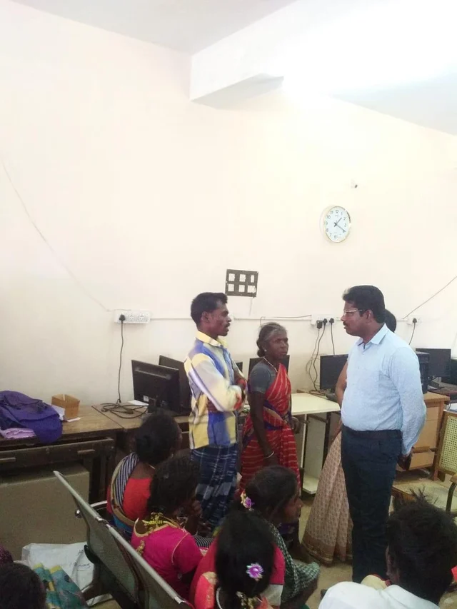 ``சிகிச்சைக்குக்கூட அனுமதிக்கல!” - கொத்தடிமை கொடுமையில் இருந்து மீட்கப்பட்ட பெண் கண்ணீர்