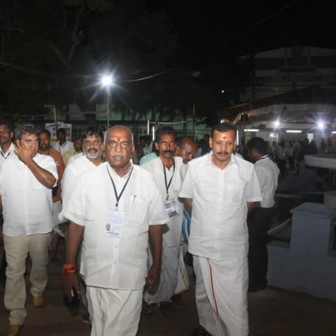 11 மணி நேரம் காத்திருந்து சோகத்துடன் வெளியேறிய பொன்.ராதாகிருஷ்ணன்!