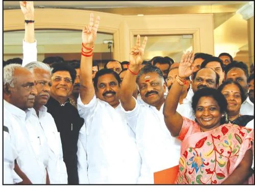 ''கலக்கத்தில் மாநிலத் தலைமை.. முகம்சுளிக்கும் மத்திய தலைமை! - அரசியல் பழகும் பி.ஜே.பி தலைவர்கள்